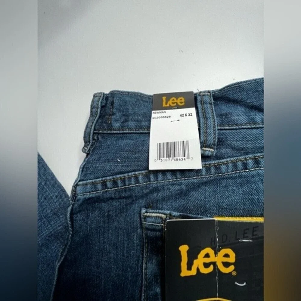 Lee Newman men’s Jean Relaxed Fit Straight Leg size 42x32.